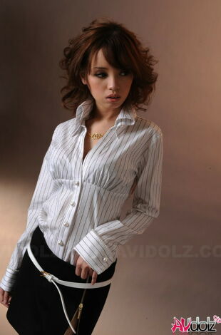 Chinese honey model Lina Aishima