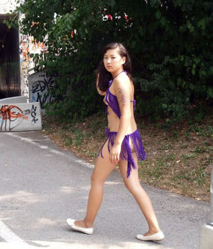 Chinese exhibs Naked in Flats